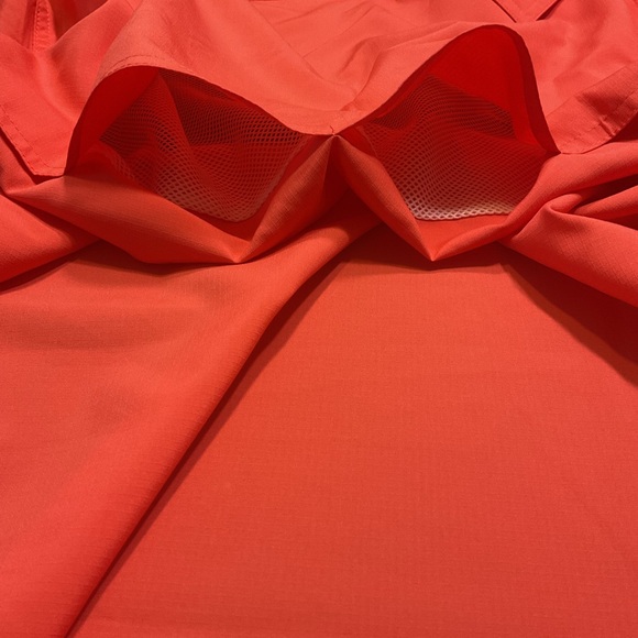 Eddie Bauer Short Sleeve Moisture Wicking UPF50 Sun Protection in Cayenne Color - Picture 6 of 10